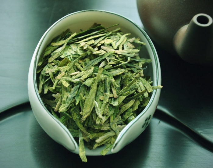 Как приготовить зеленый чай. Чай холодив. Чай Лао бай ча 2015 год 357 гр. Охлажденный чай. Лао ча ГУО.